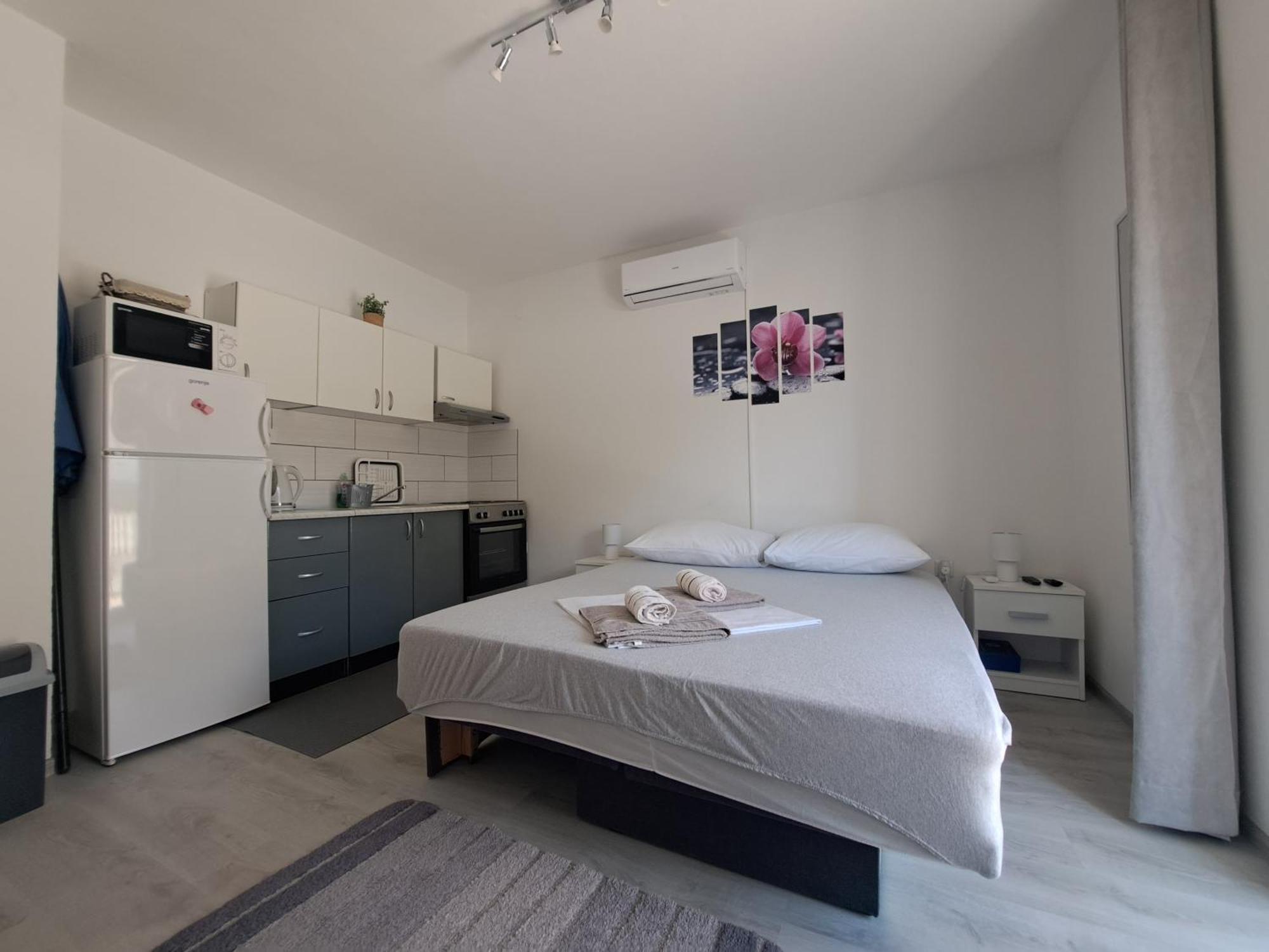 Guest House Angela Сень Экстерьер фото